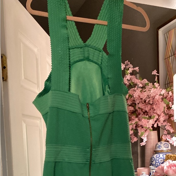 Halter style bodycon dress - Picture 2 of 2